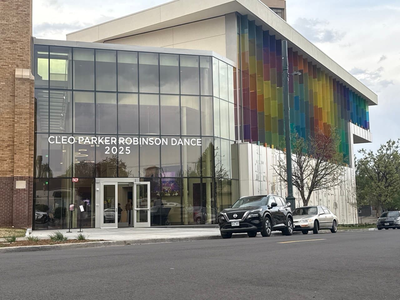 Cleo Robinson performing