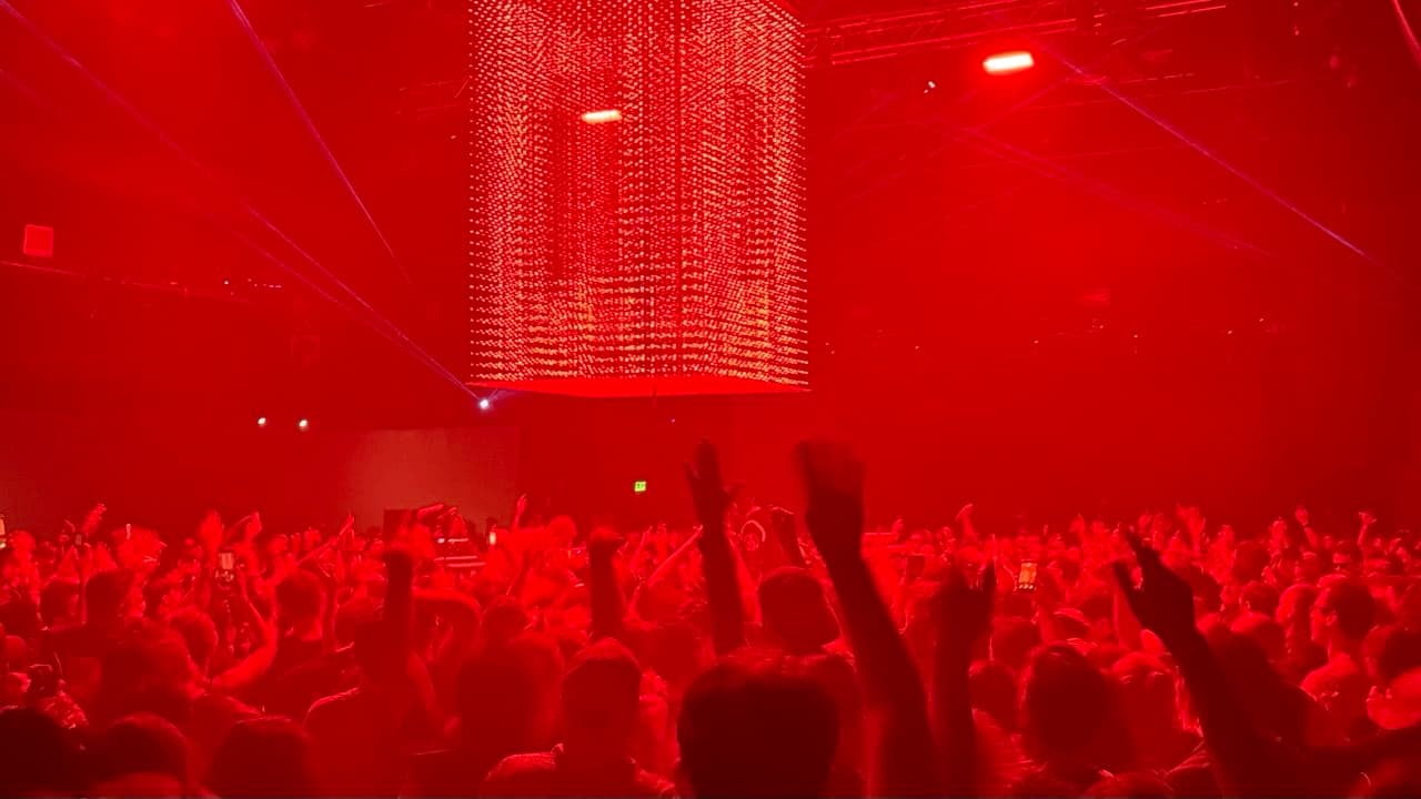 Red room lighting transition